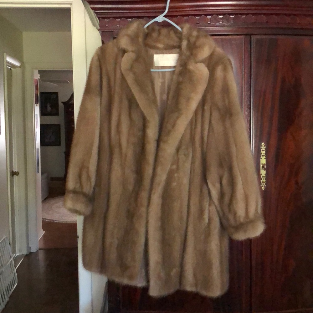 Beige/tan mink coat 3/4 in very good condition.